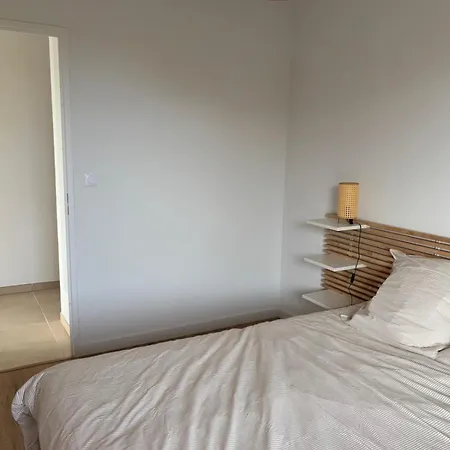 Bright And Quiet Near Attractions